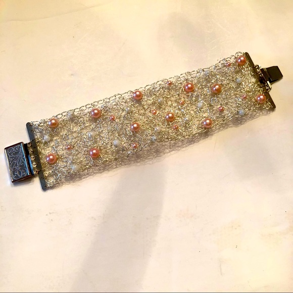 Artisan silver mesh wire and pink bead bracelet. - Picture 5 of 7